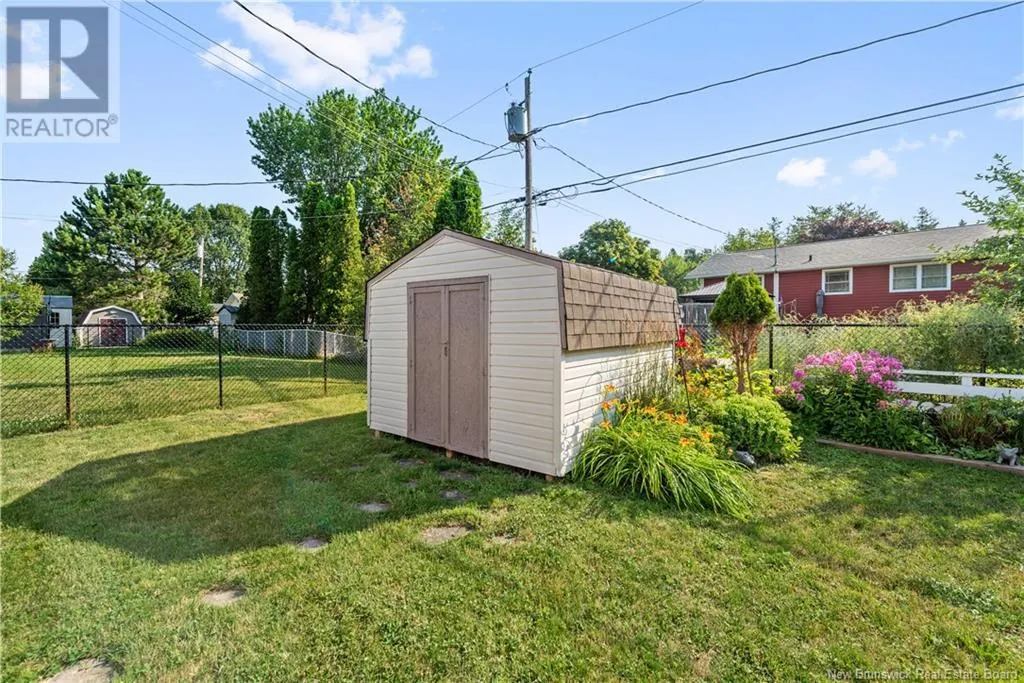 75 Candlewood Drive