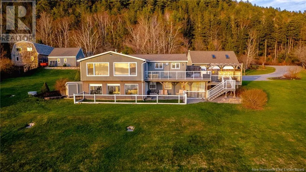 210 Hills Point Road