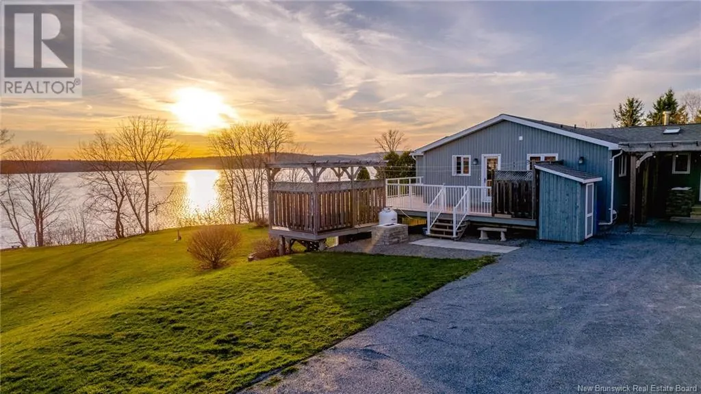 210 Hills Point Road