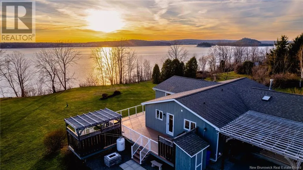 210 Hills Point Road