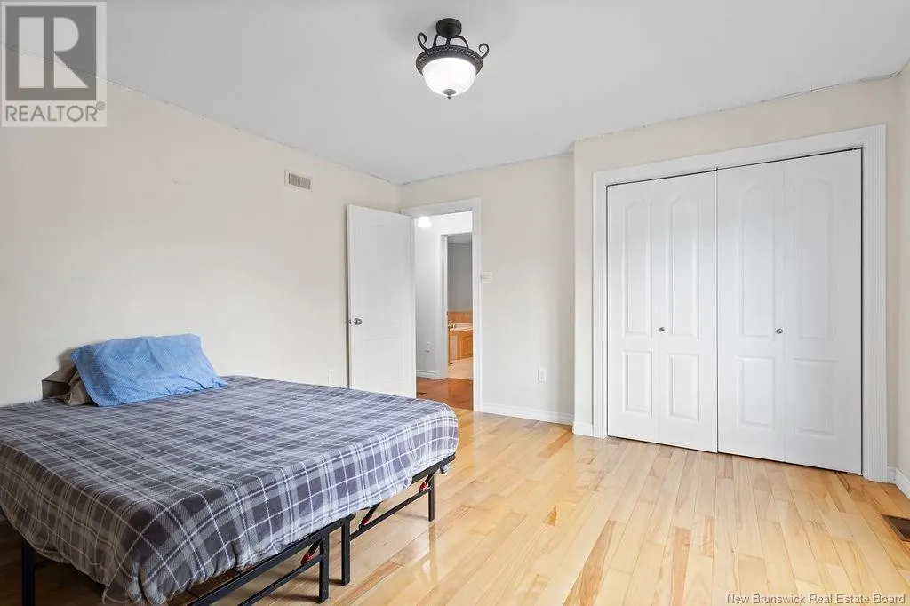 10 Cedar Street