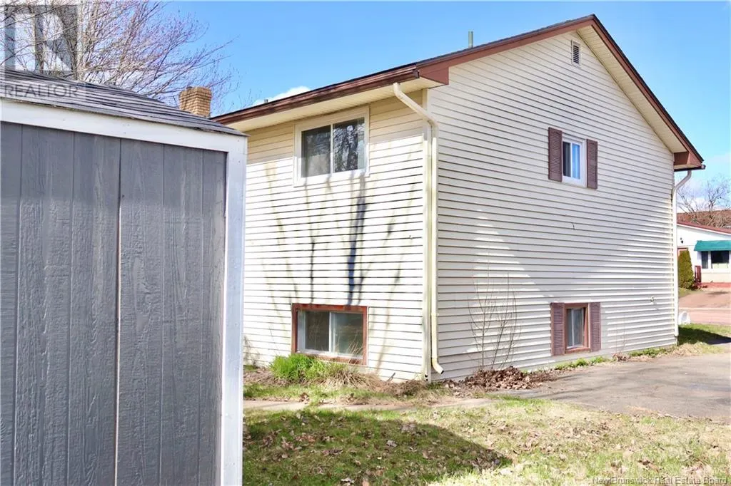 182-184 Ayer Avenue