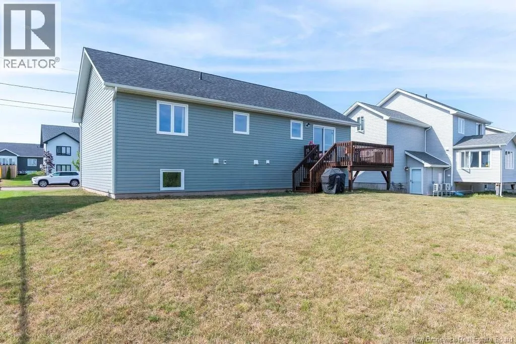 16 Luxor Drive