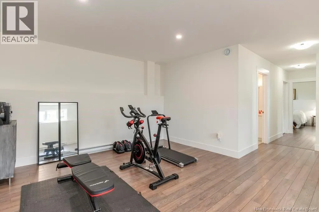 16 Luxor Drive