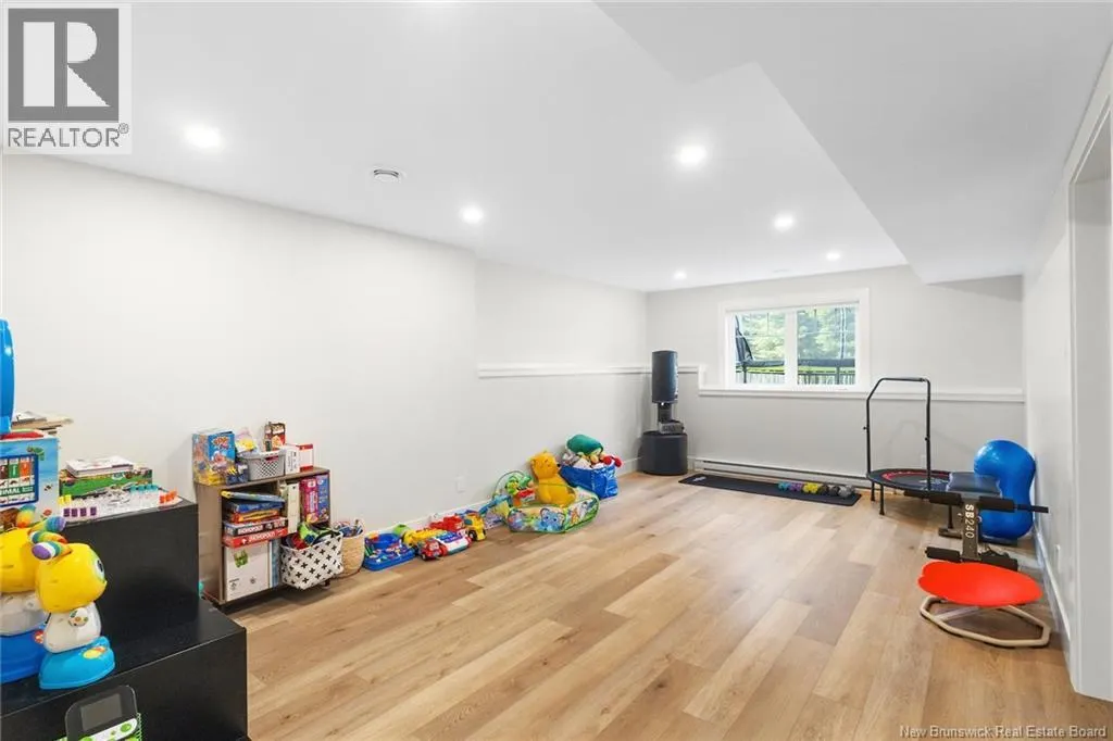 27 Weavers Way