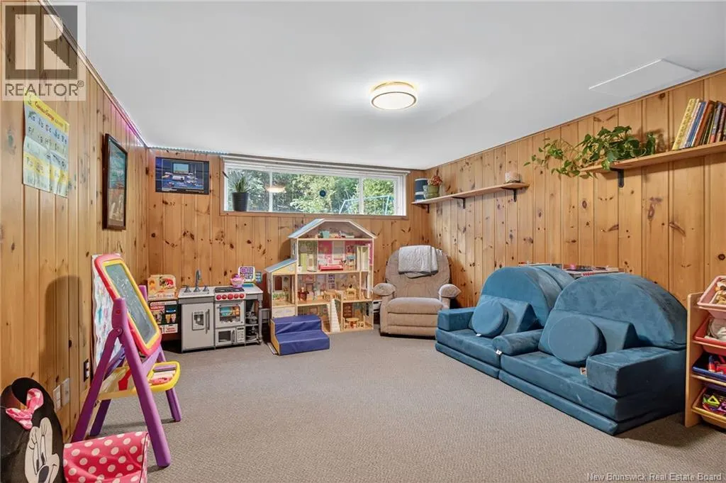 62 Woodlawn