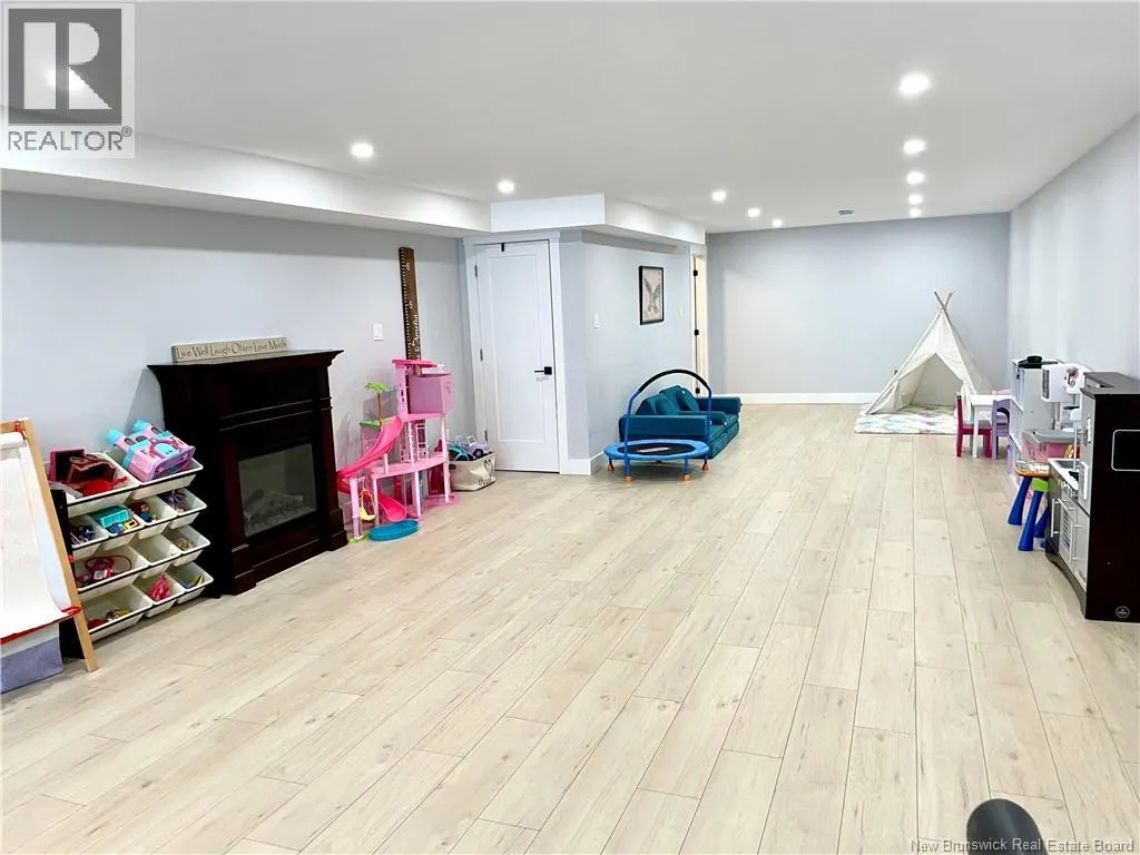 24 Flagstone Drive