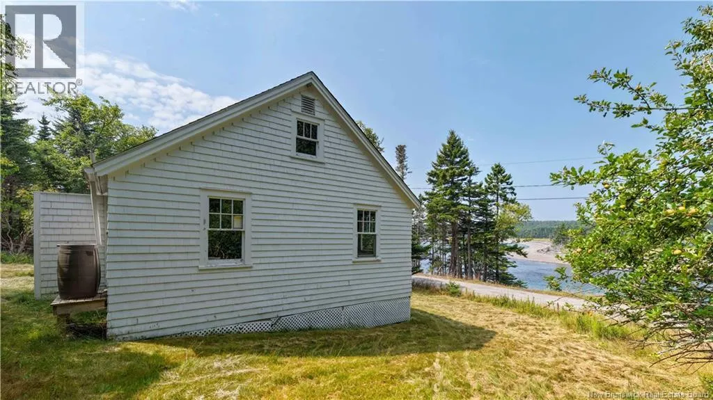 33 Crow Island Road