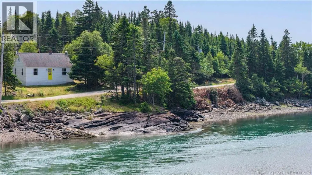 33 Crow Island Road