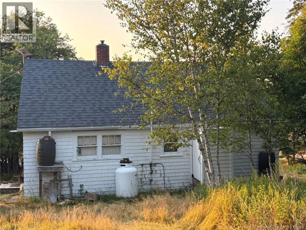 33 Crow Island Road