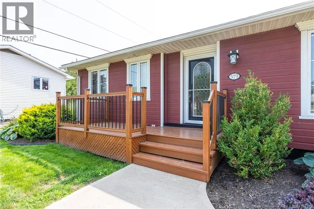 579 Maple Street