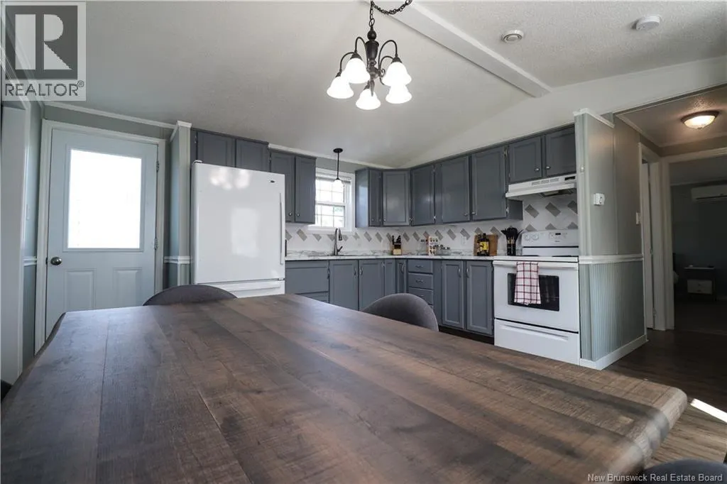 2 Hummingbird Street