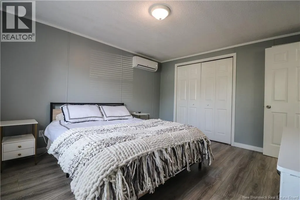 2 Hummingbird Street