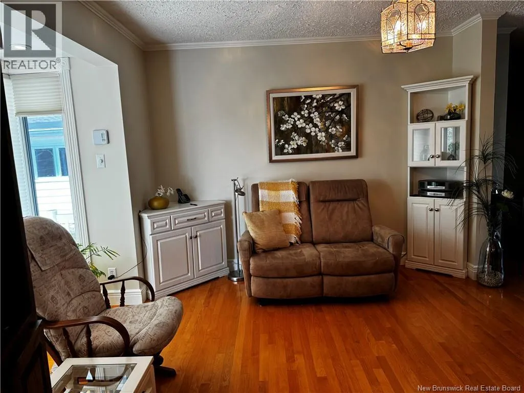 84 PHILIPPE Avenue