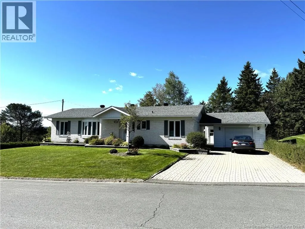 84 PHILIPPE Avenue