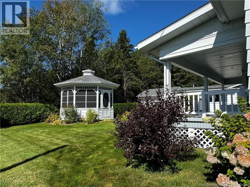 84 PHILIPPE Avenue