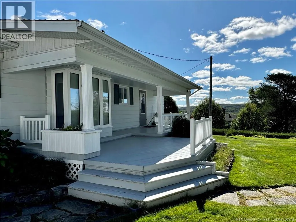 84 PHILIPPE Avenue