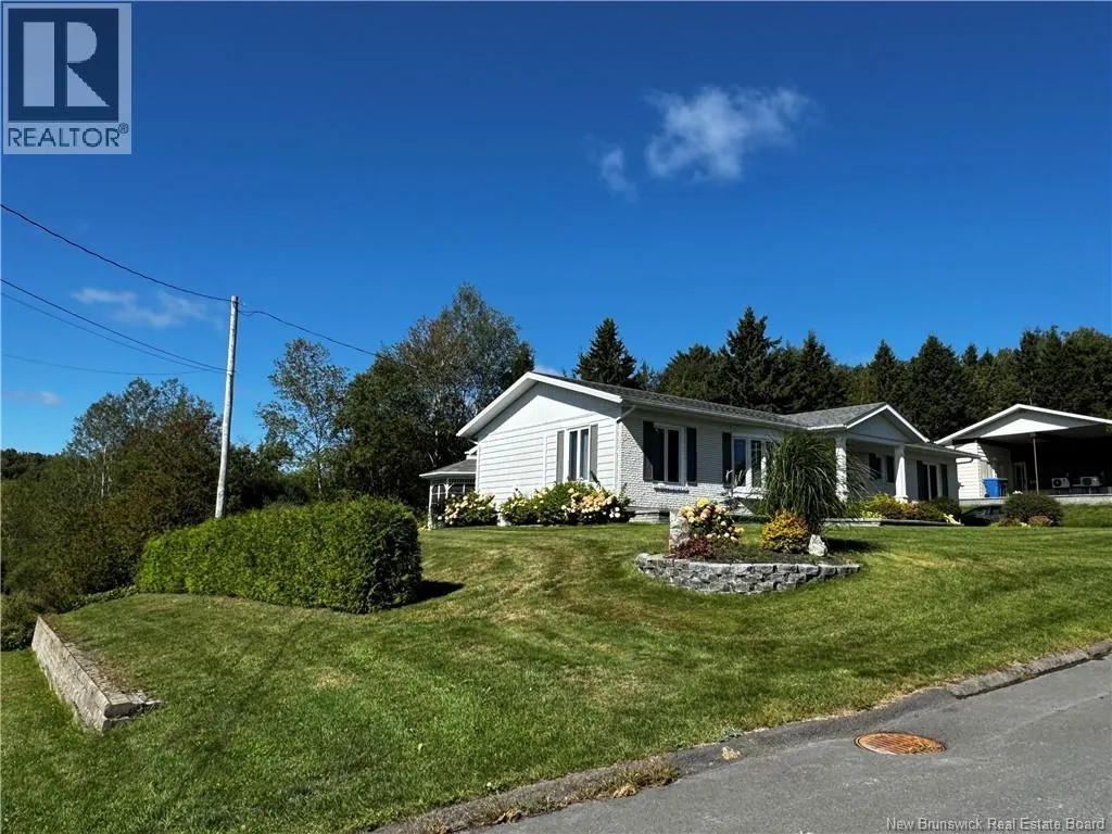 84 PHILIPPE Avenue