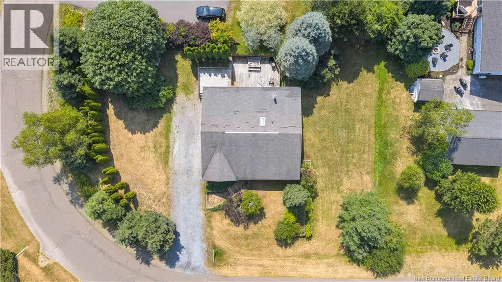 14 Pinewood Crescent