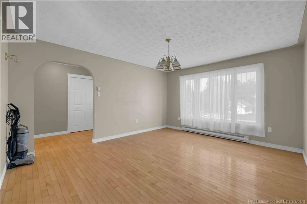 14 Pinewood Crescent