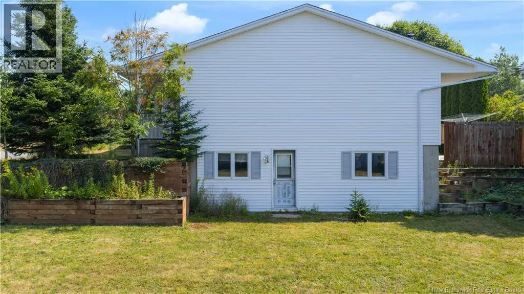 14 Pinewood Crescent