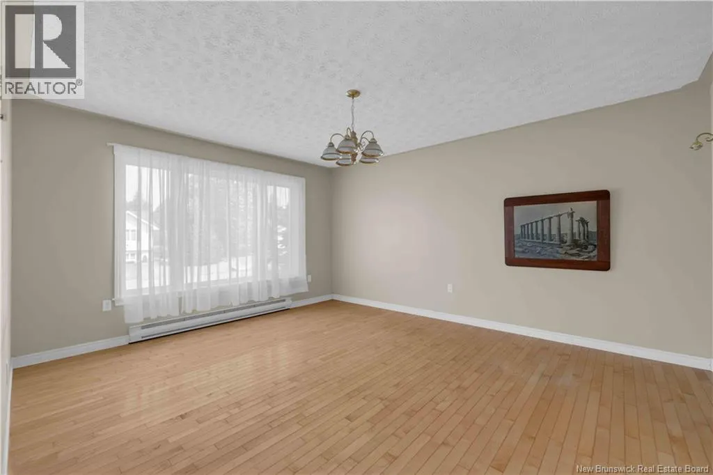 14 Pinewood Crescent