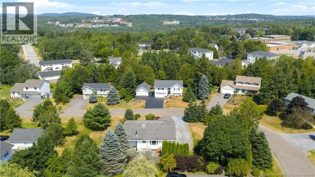 14 Pinewood Crescent