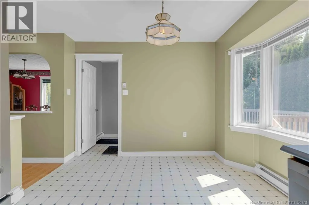 14 Pinewood Crescent