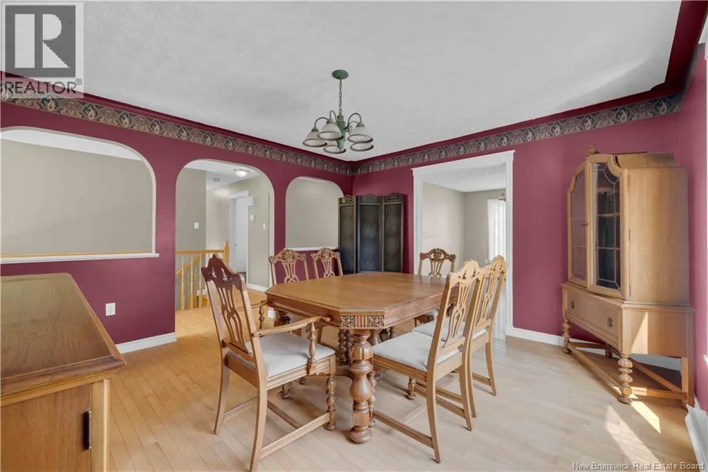 14 Pinewood Crescent