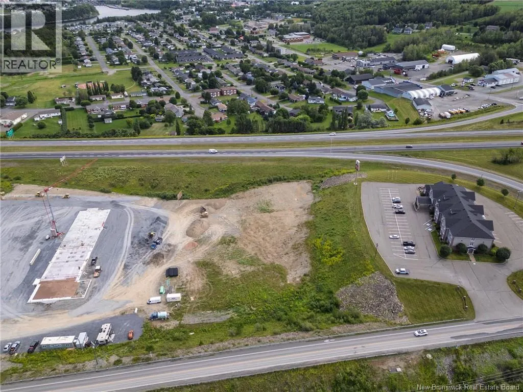Lot Ouellette Street