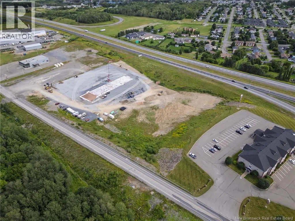 Lot Ouellette Street