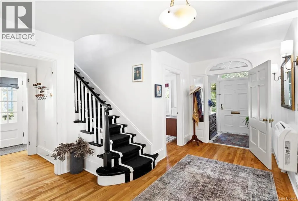 122 Waterloo Row