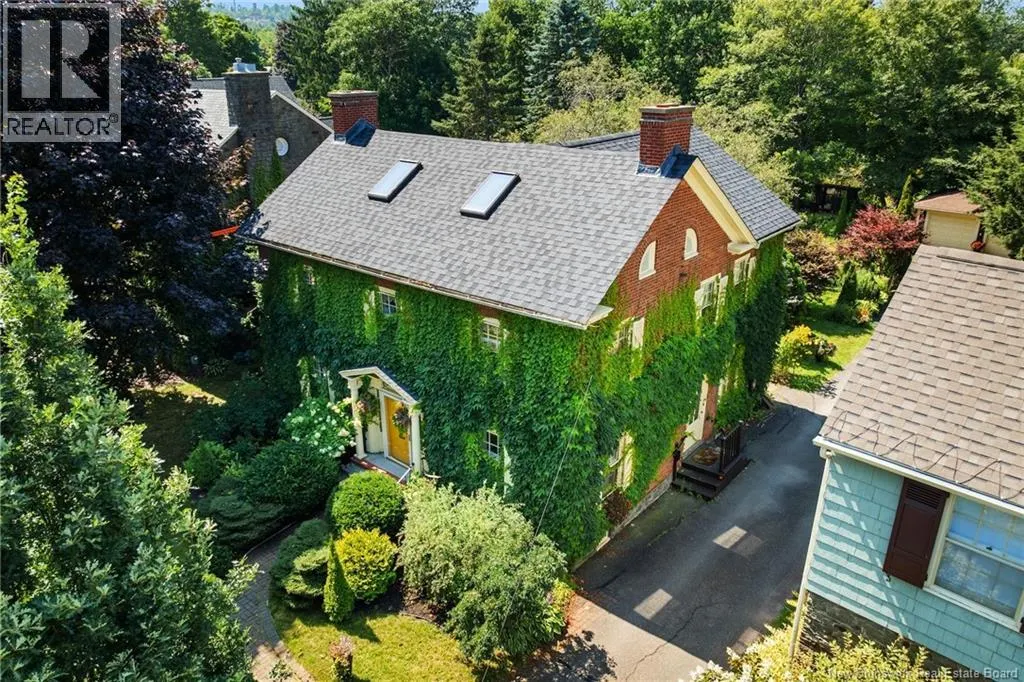 122 Waterloo Row