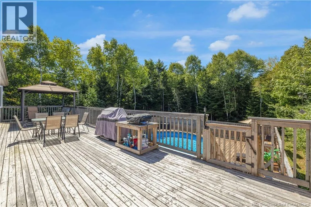 10 Maplecrest Drive