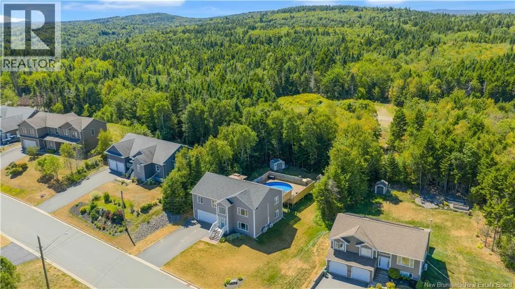 10 Maplecrest Drive