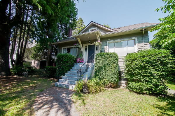 807 SANGSTER PLACE, New Westminster