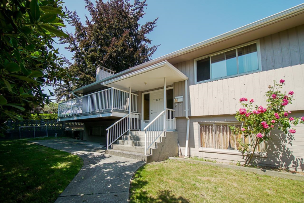 823 SANGSTER PLACE, New Westminster