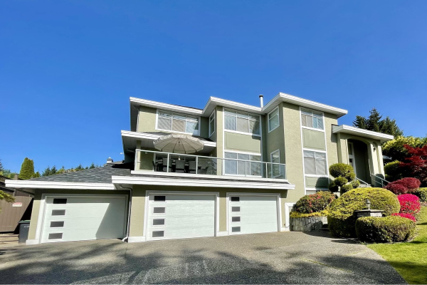 1512 PARKWAY BOULEVARD, Coquitlam