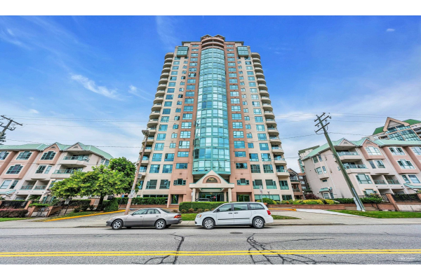 402 3071 GLEN DRIVE, Coquitlam