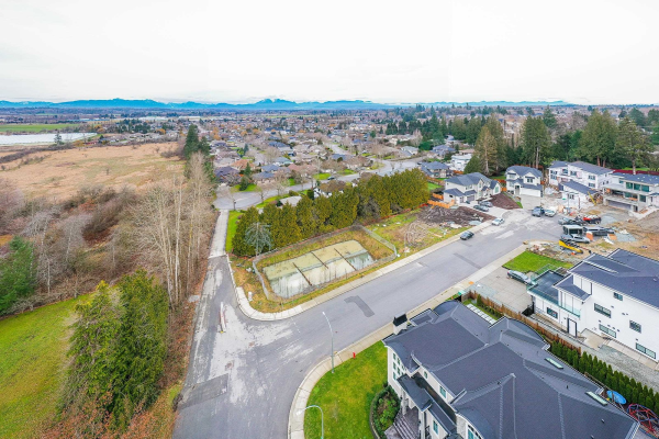 LT.1 SOUTHRIDGE CRESCENT, Langley