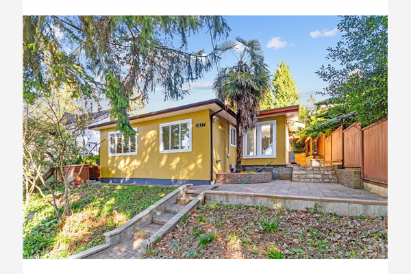 1817 BRUNETTE AVENUE, Coquitlam