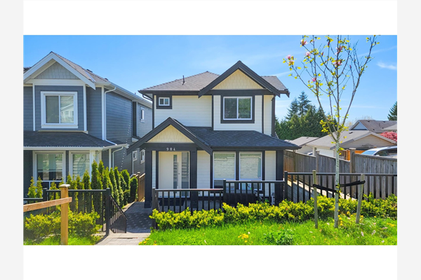 904 ALDERSON AVENUE, Coquitlam