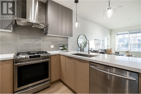 206 603 REGAN AVENUE, Coquitlam