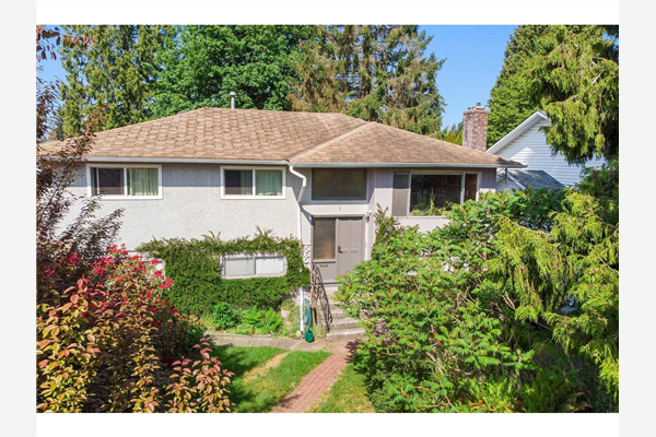 560 ORKNEY COURT, Coquitlam