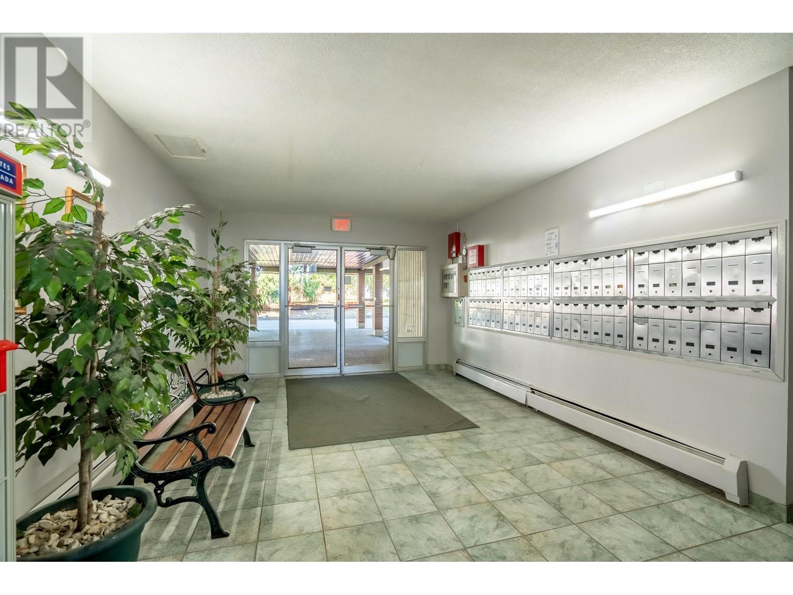 201 392 KILLOREN CRESCENT, #201