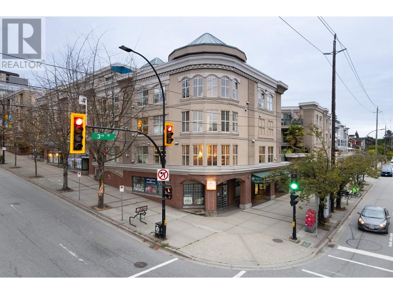 227 332 LONSDALE AVENUE, #227