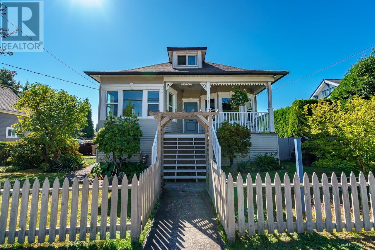 814 TENTH STREET