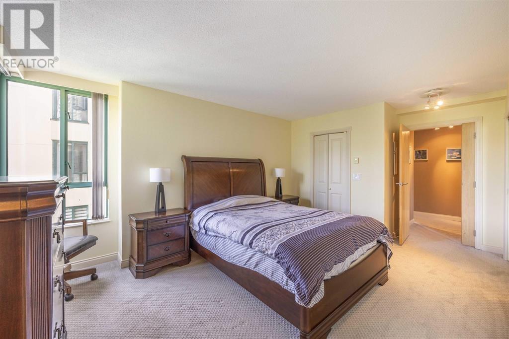 10E 338 TAYLOR WAY, #10E