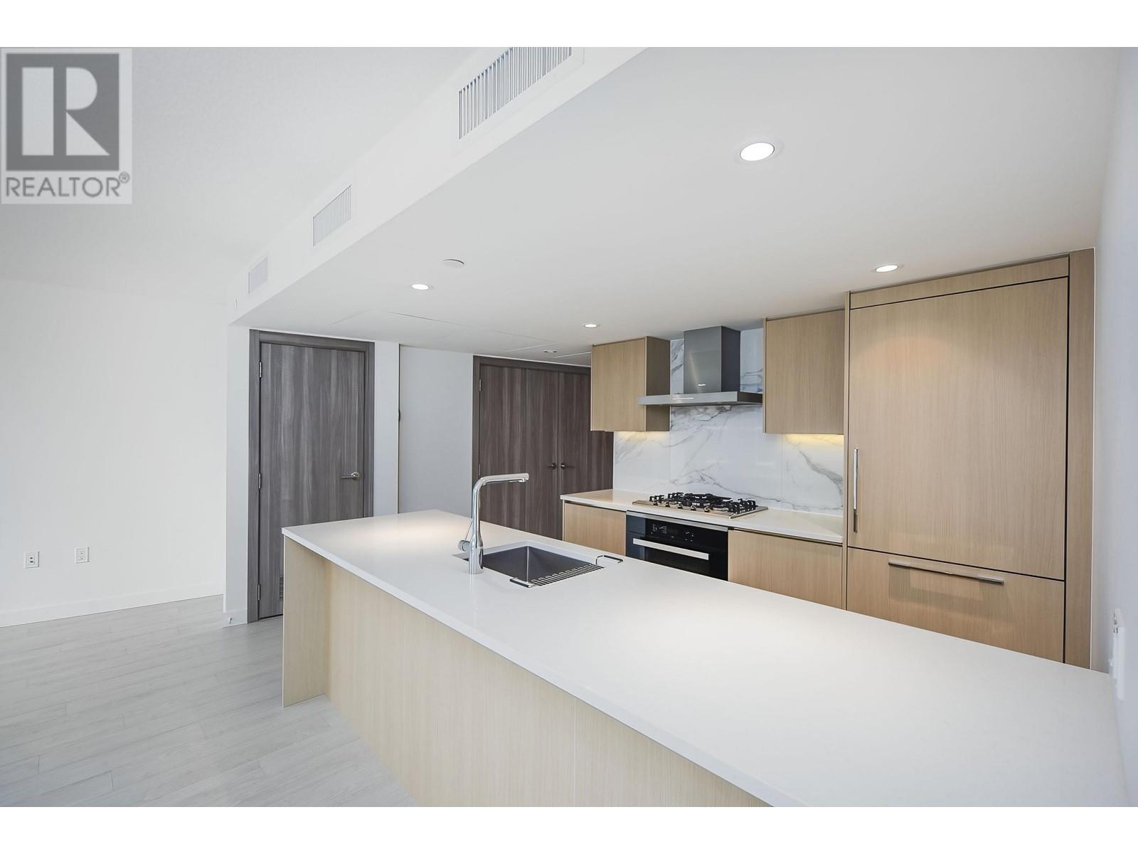 1182 8668 HAZELBRIDGE WAY, #1182