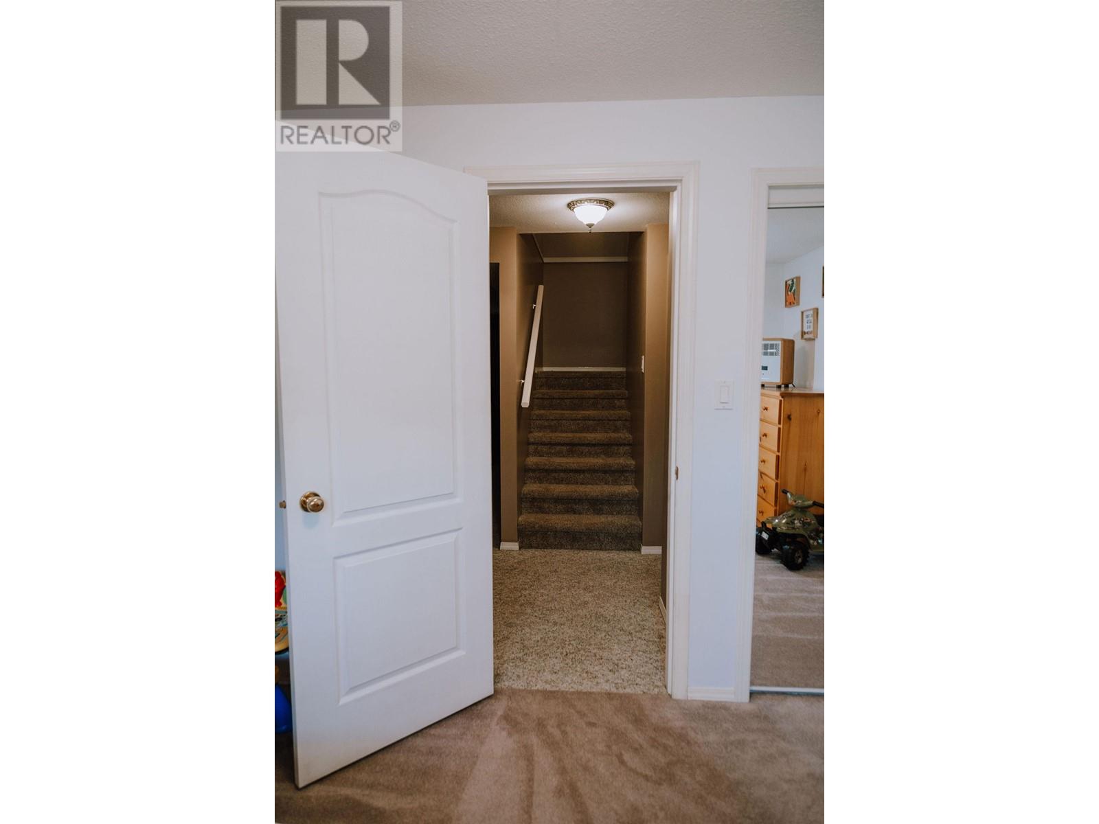 5823 BEARSPAW CRESCENT
